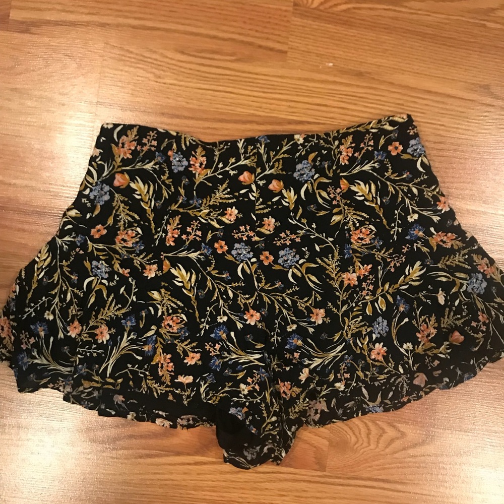 Urban outfitters kimchi blue floral shorts